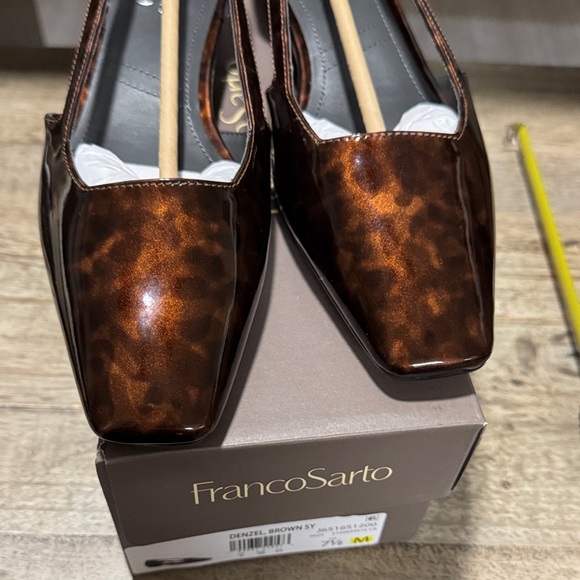 Franco Sarto Women's Tortoise Shell slip ons - Picture 5 of 6